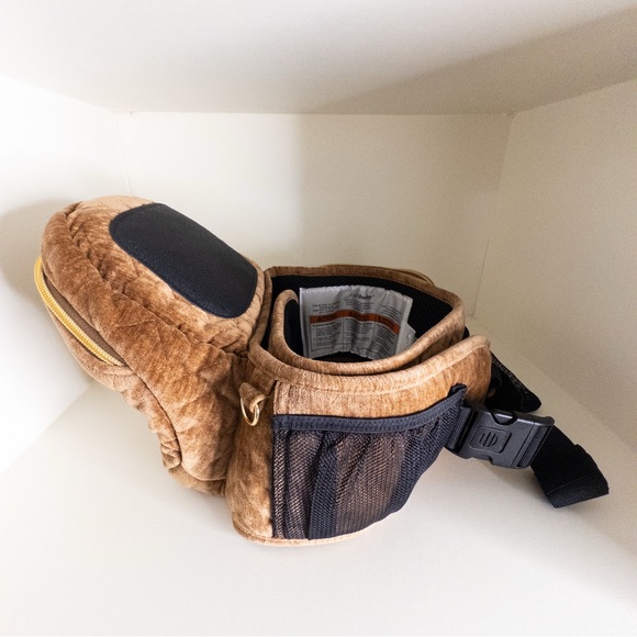 Tushbaby Hip Carrier & Snug Attachment - Picture 6 of 13